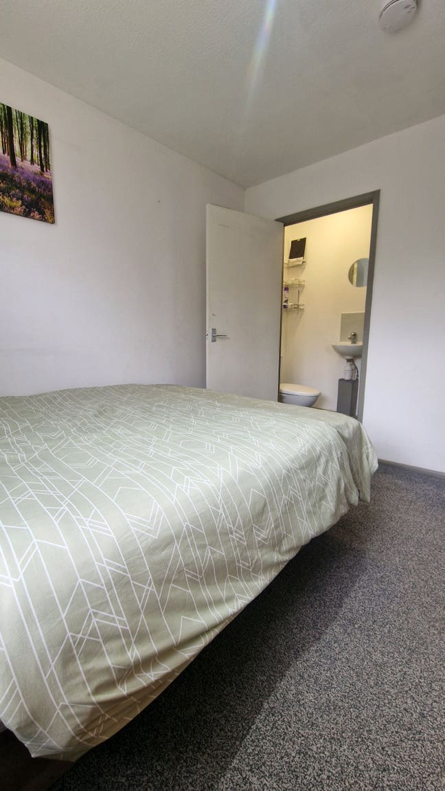 A Beautiful Double Room is available in Crayford  Main Photo