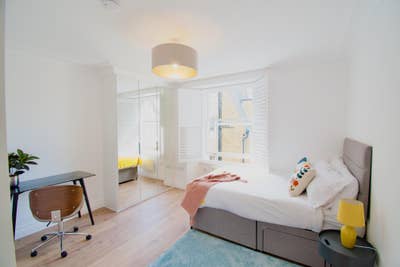 South Kensington Gem | Modern Room in Flat Main Photo