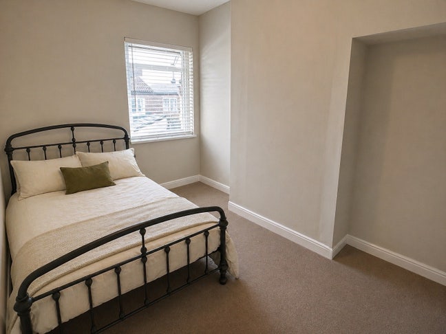 Calm cosy home – room from 11th May Main Photo