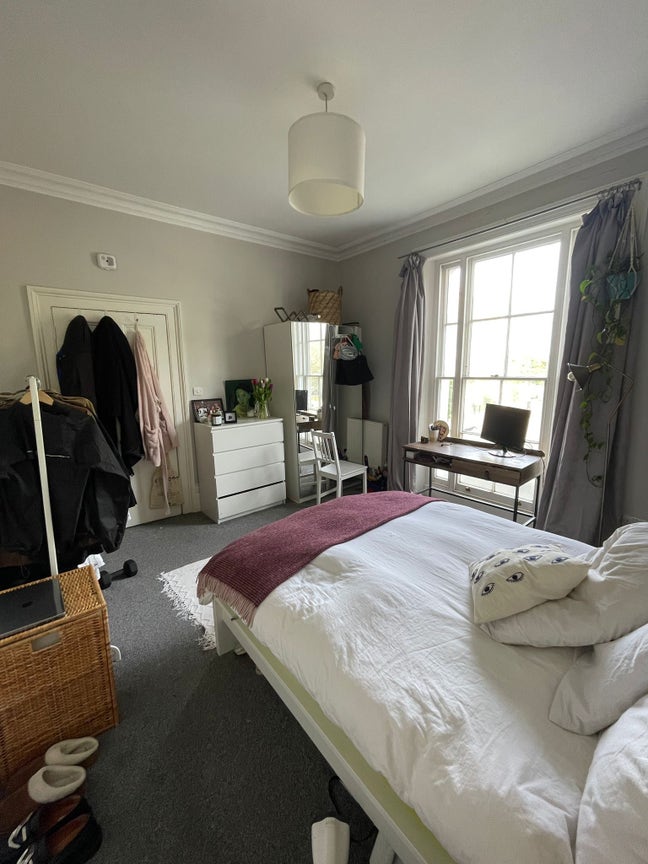 Large double room available in Clapham Old Town Main Photo