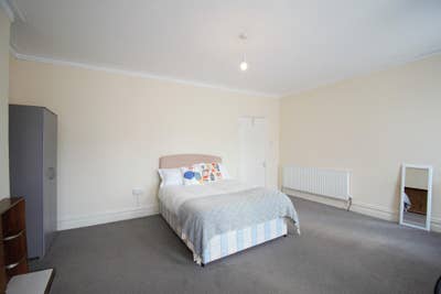 2 Bright Rooms in House with Garden| Bills Incl Main Photo
