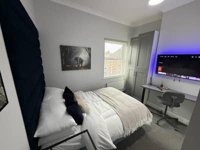  Stunning  Co-Living Suite Available NOW  Main Photo
