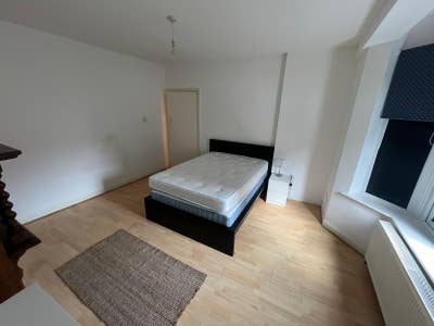 **New Doubles - Tottenham ** Main Photo