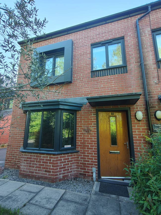 Double Room to Rent - 12 Lawnswood Road M125UB Main Photo