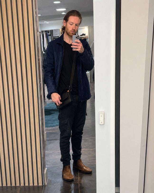 Professional male 26 Main Photo