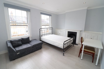 Top Two Bright Rooms  Hurry Up!! Main Photo