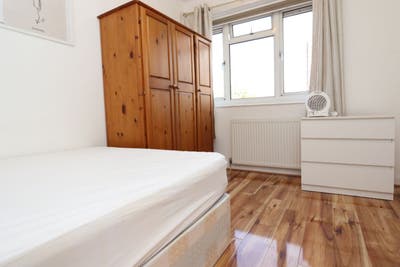 New room close to Victoria Park - Mile End E3 Main Photo