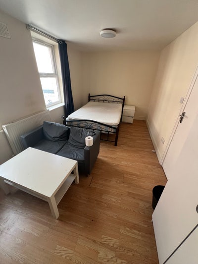 6 bed group let in Brick Lane  Main Photo