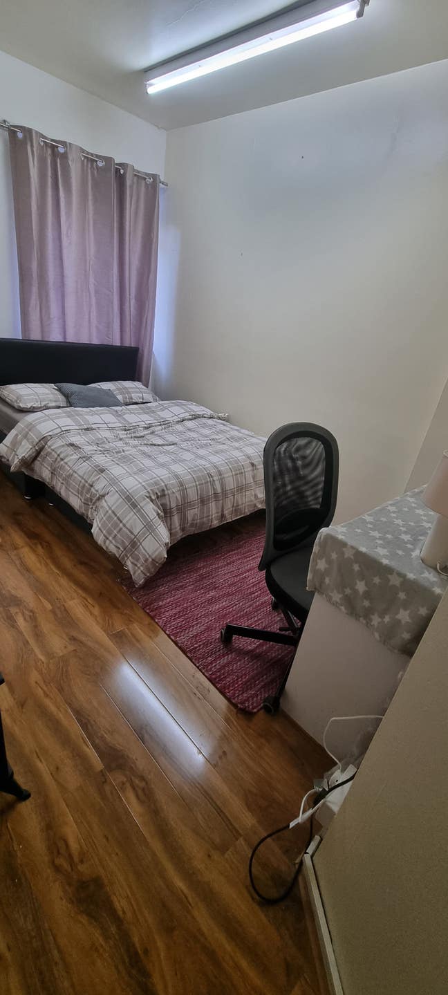 1 furnish double room Main Photo