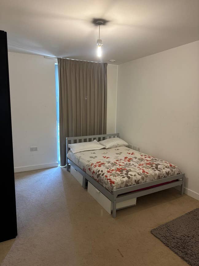 1 Double Bedroom, in a 3 bedroom apartment Main Photo