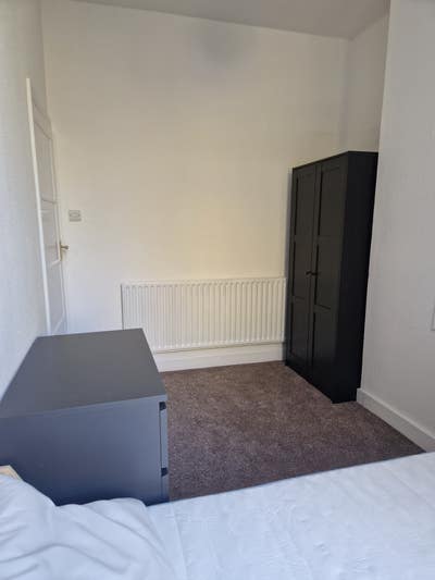 Small Double in shared flat with garden & cat! Main Photo