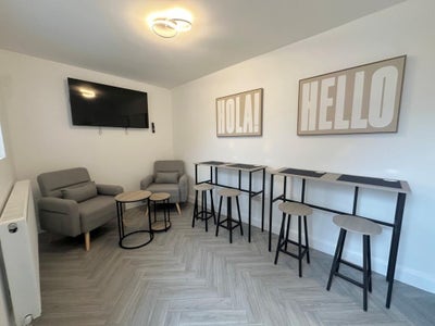 Double bedroom Manchester M3 Main Photo