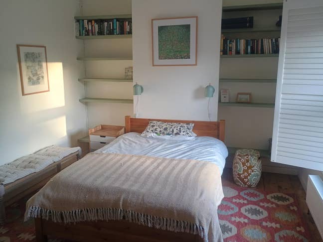 Large furnished double available in St George Main Photo