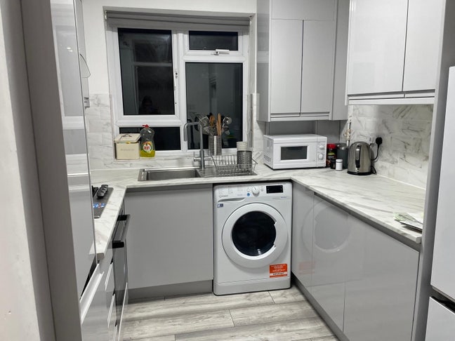 Large Double bedroom for rent Main Photo