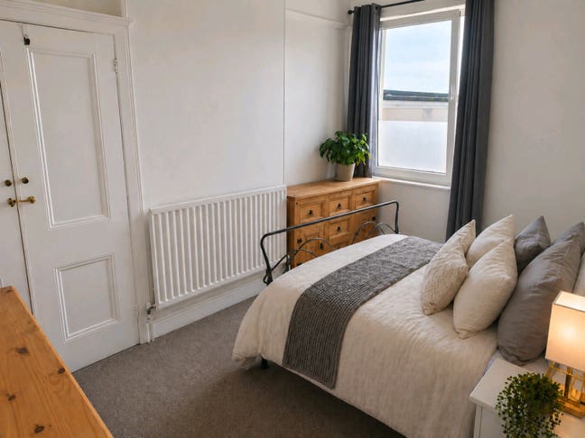 Double Room in Friendly, Relaxed Home – &pound;600 inc. Main Photo