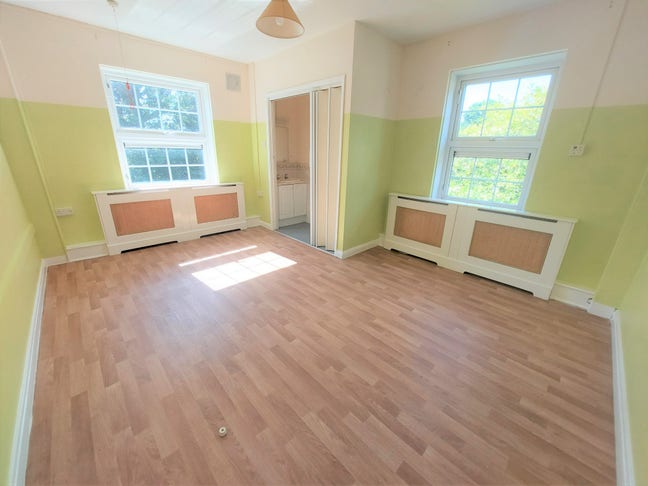 Spacious rooms from &pound;475pcm - Wellington, Somerset Main Photo