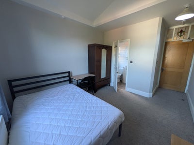 Spacious En-Suite in Tottenham N17 Main Photo