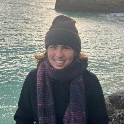 Professional Female seeks a double room Main Photo