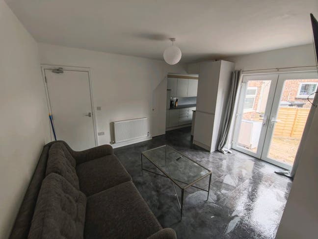 🏠 Newly redecorated cosy house in Macclesfield  Main Photo