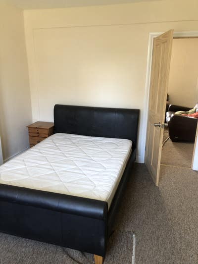 Double Bedrooms Available to Rent Main Photo