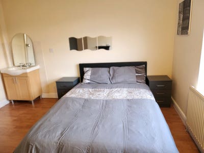 Room for rent  Main Photo