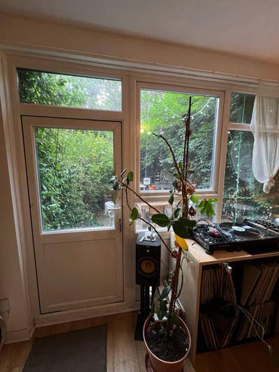 Small double room available in Hoxton/Old street Main Photo