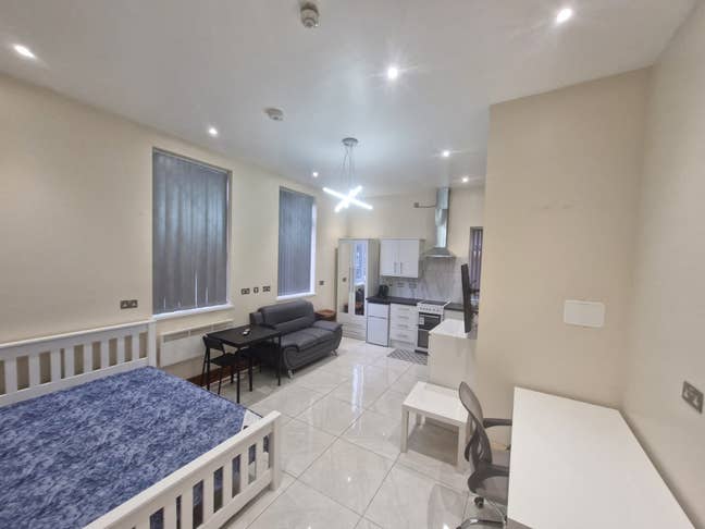 Fully Furnished Studio Flats for rent Main Photo