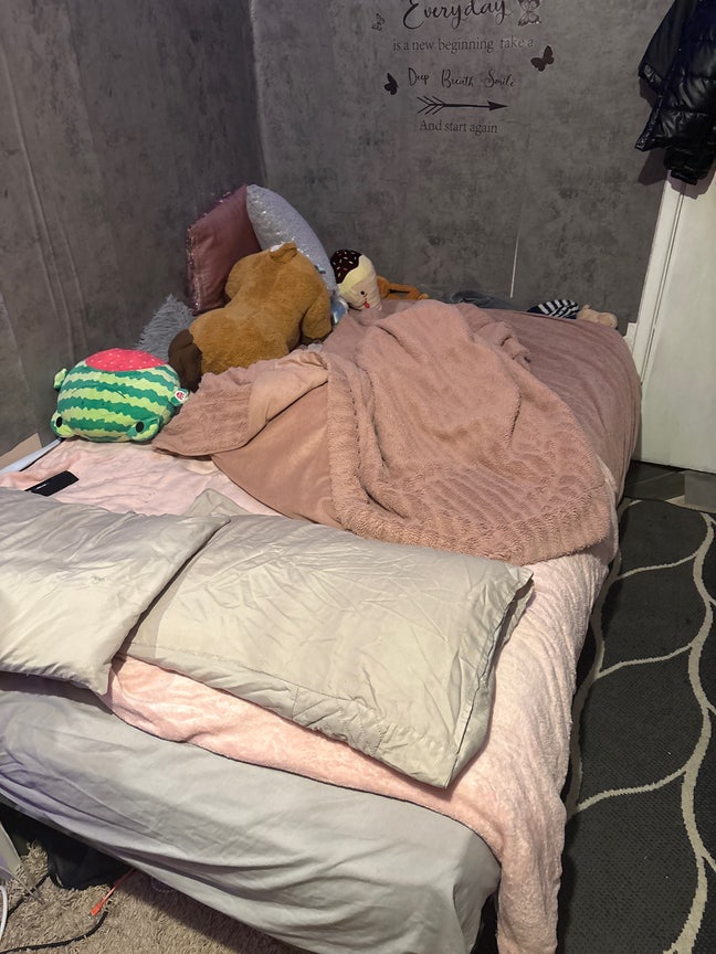 Small double room for rent  Main Photo