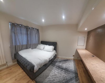 1 Double Room Is Available In - L6 5JN Main Photo