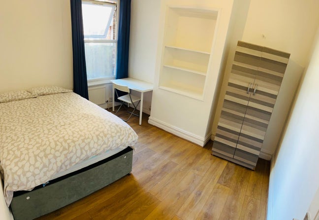 Double Room - Wood Green Main Photo