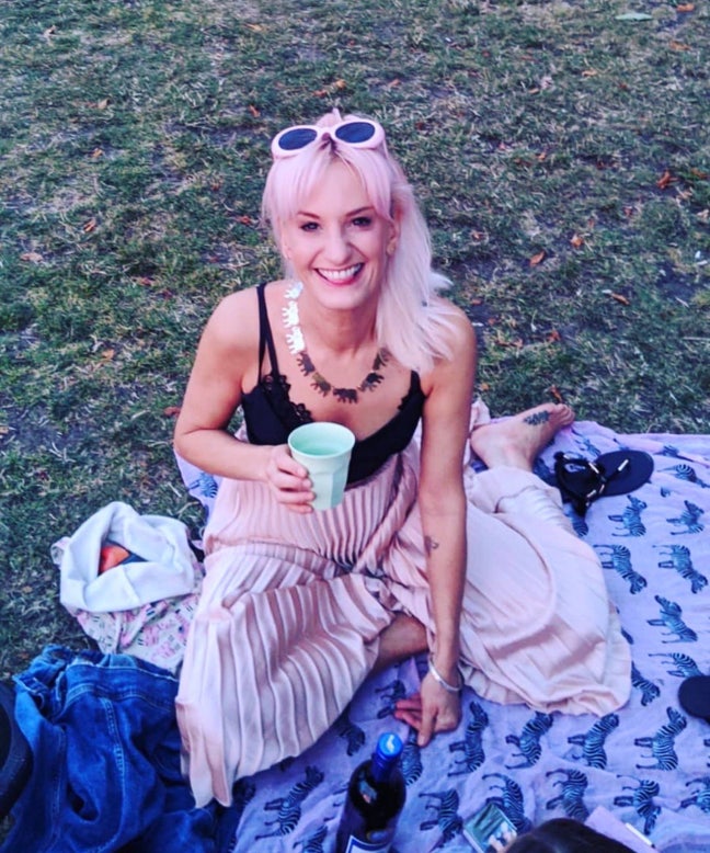 Looking for a small flat or houseshare + garden Main Photo