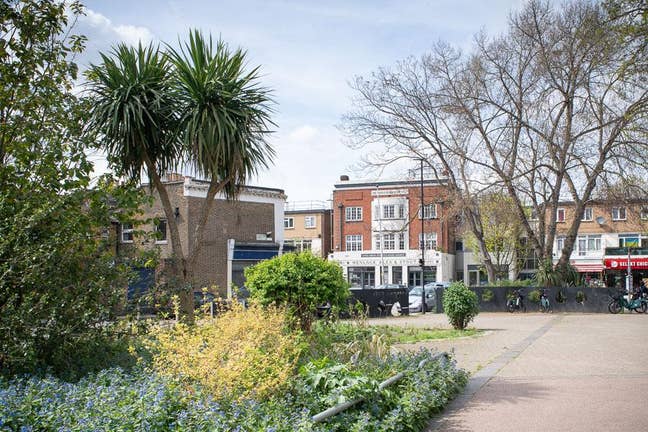 Spacious Room in Prime SW8 Location – Excellent Tr Main Photo