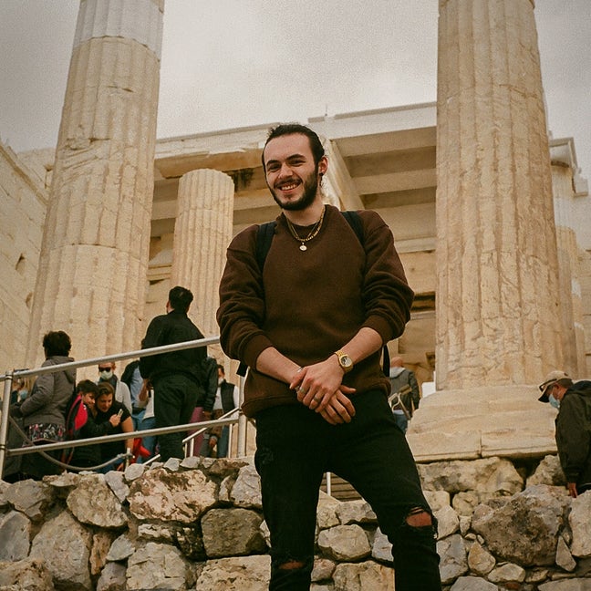 Friendly, tidy professional seeking room in East Main Photo