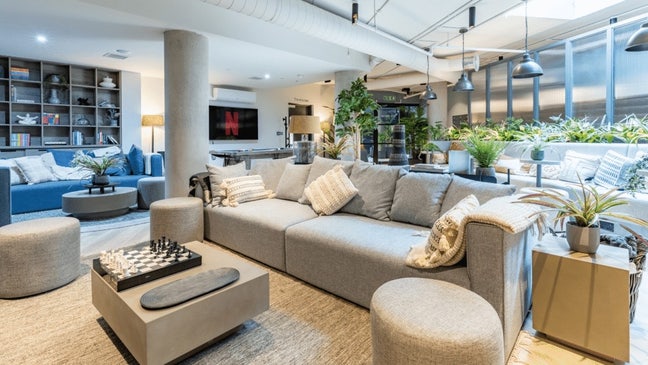 Suitably located classic shared apartment  Main Photo