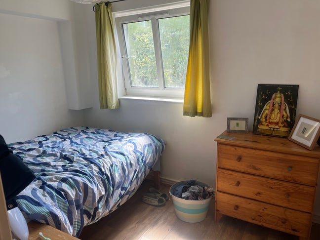 Bright Calm Oasis in Vibrant Area with good links Main Photo