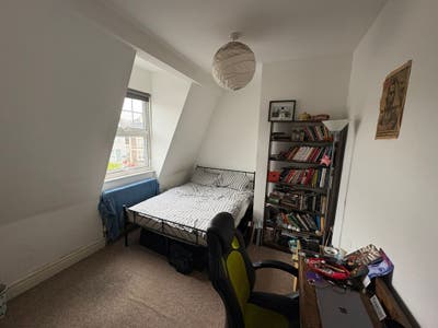 Room available on Gloucester Road Main Photo