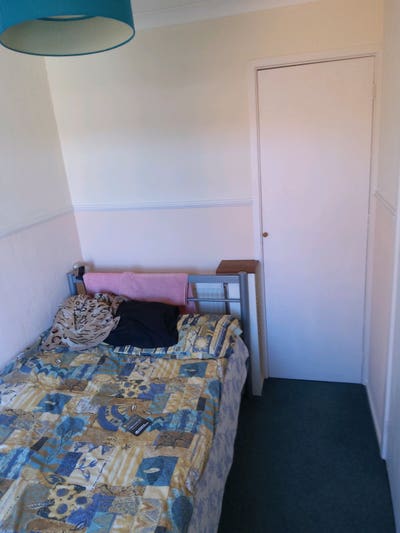 Cozy Small Double room close to all amenities Main Photo
