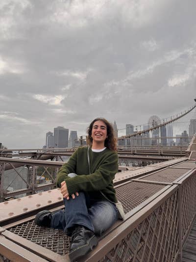 Two girls looking for a room! Main Photo