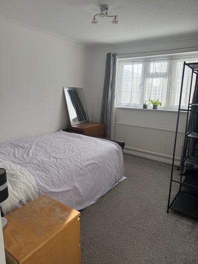 Double Room close to Upminster station Main Photo