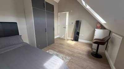 Modern room - good connection to Central London Main Photo