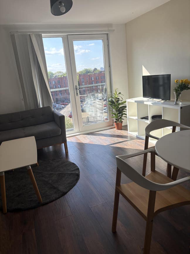 1 double bed available, 10 mins🚶‍♀️ to Deansgate  Main Photo