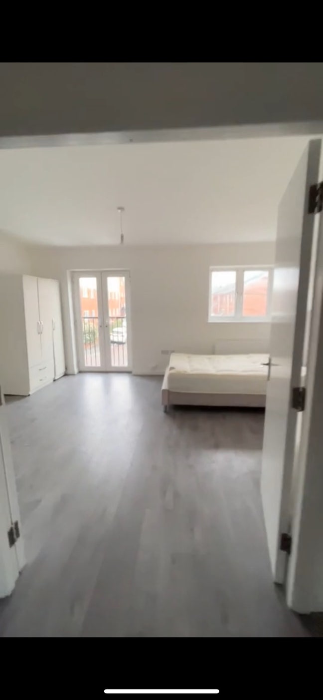 Big double room with big window M40  Main Photo