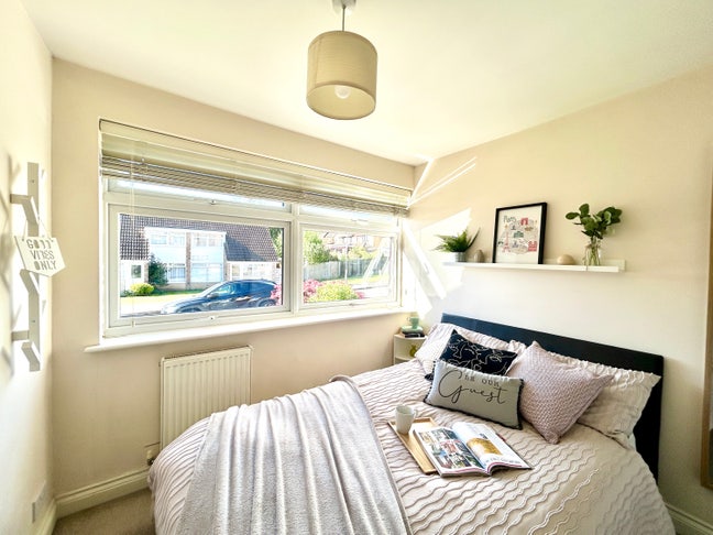 Great Room 🙌 Fab Community 💛 Available Now 👍
 Main Photo