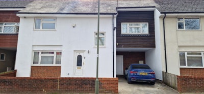 Modern 3 Bed House with Private Garden, N12  Main Photo