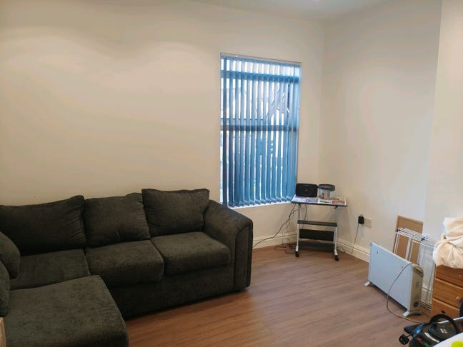 Room for rent  Main Photo