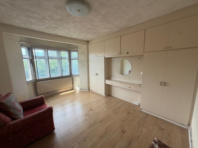 Room to rent in Cricklewood (NW2) Main Photo