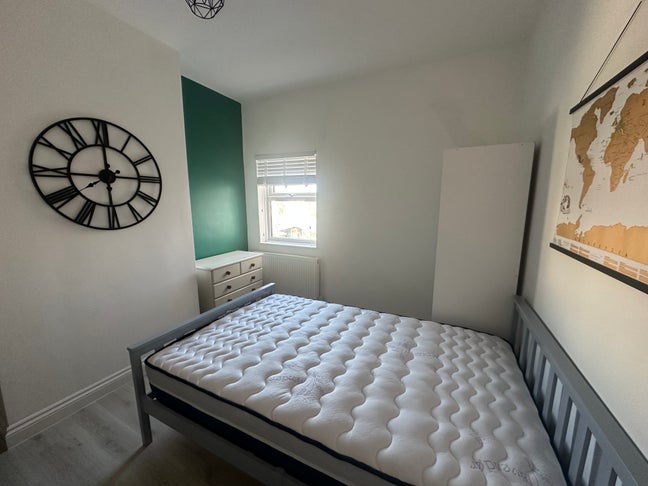 Double room with garden available for rent Main Photo