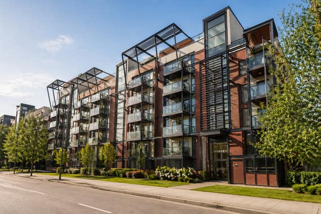 *Massive Storage Double Room in North Greenwich* Main Photo