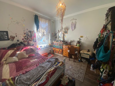 Light Spacious Double room in House  Main Photo