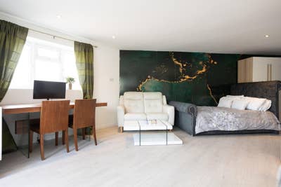 Large studio city centre Main Photo